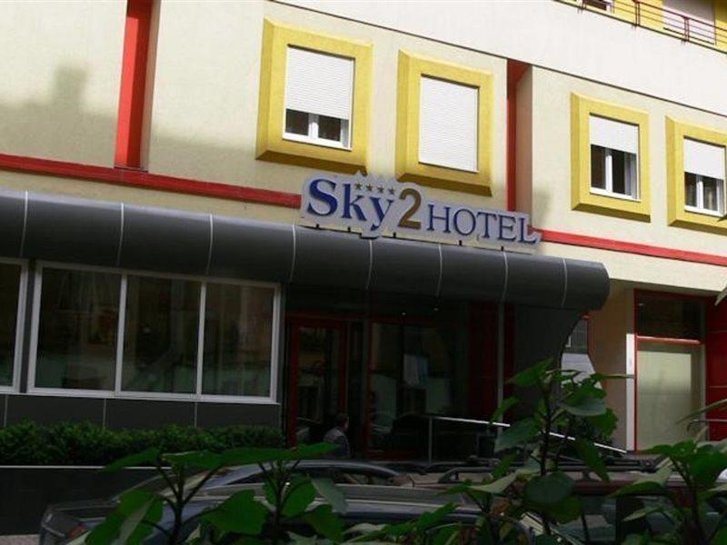 Sky 2 Hotel Тирана Екстериор снимка